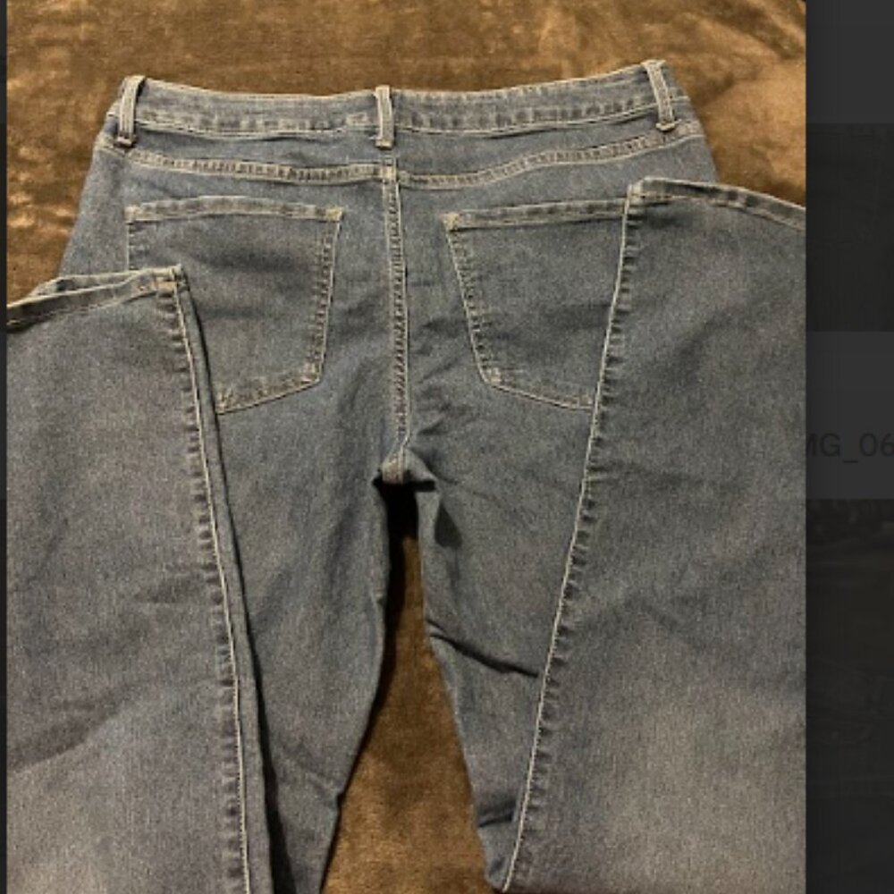 Jeans - Picture 3 of 3